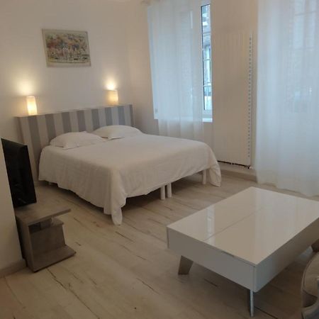Les Petites Tuileries Bray-sur-Seine Exterior foto